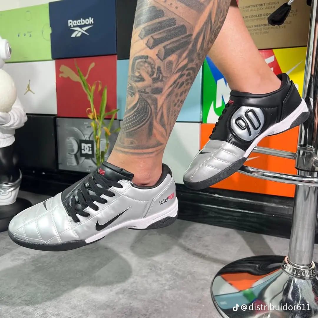 Total 90 Gris Negro ⚡